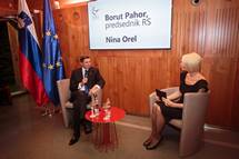 18. 9. 2017, Hrovaa – Predsednik republike je bil gost pogovornega veera na krabevi domaiji, ki ga je vodila gospa Nina Orel (Mediaspeed)